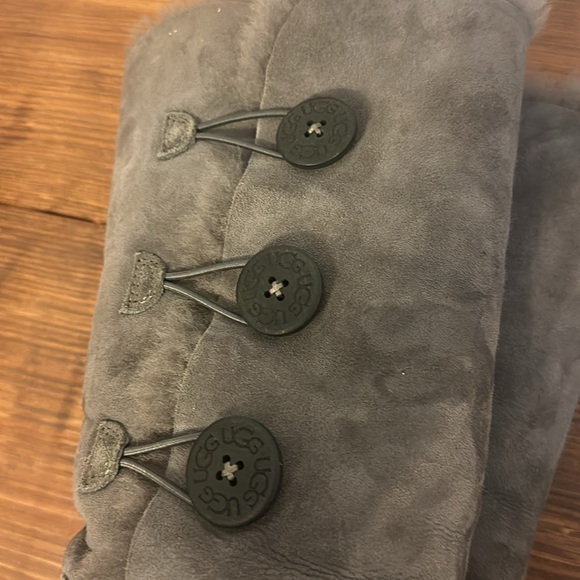 Ugg Bailey button triplet boot - Picture 7 of 7